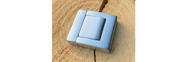Steckverschlüsse mit flacher Materialaufnahme