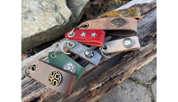 Schlüsselanhänger mit Zierteil & Öse