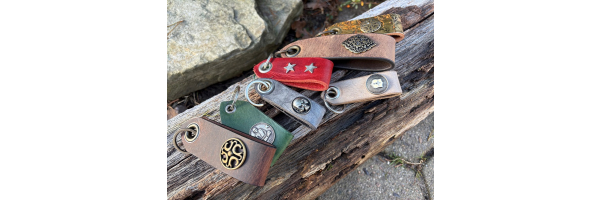 Schlüsselanhänger mit Zierteil & Öse