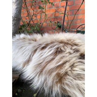Quadratisches Sitzkissen Lammfell braun mit hellen Spitzen