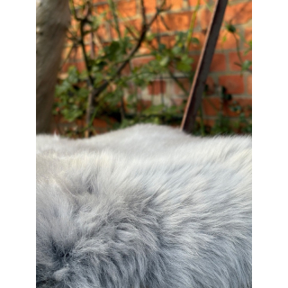 Quadratisches Sitzkissen Lammfell hellgrau
